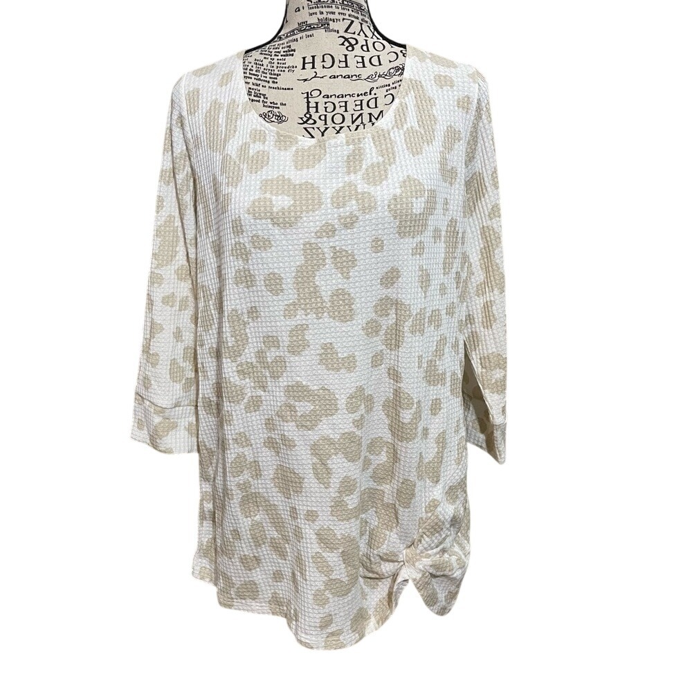 Kim Gravel‎ Cream and Tan Patterned long sleeve